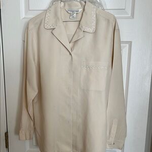 Casual Corner Cream Blouse with Classic Design